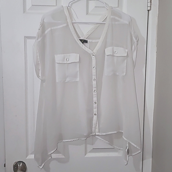 White blouse transparent - Picture 1 of 2